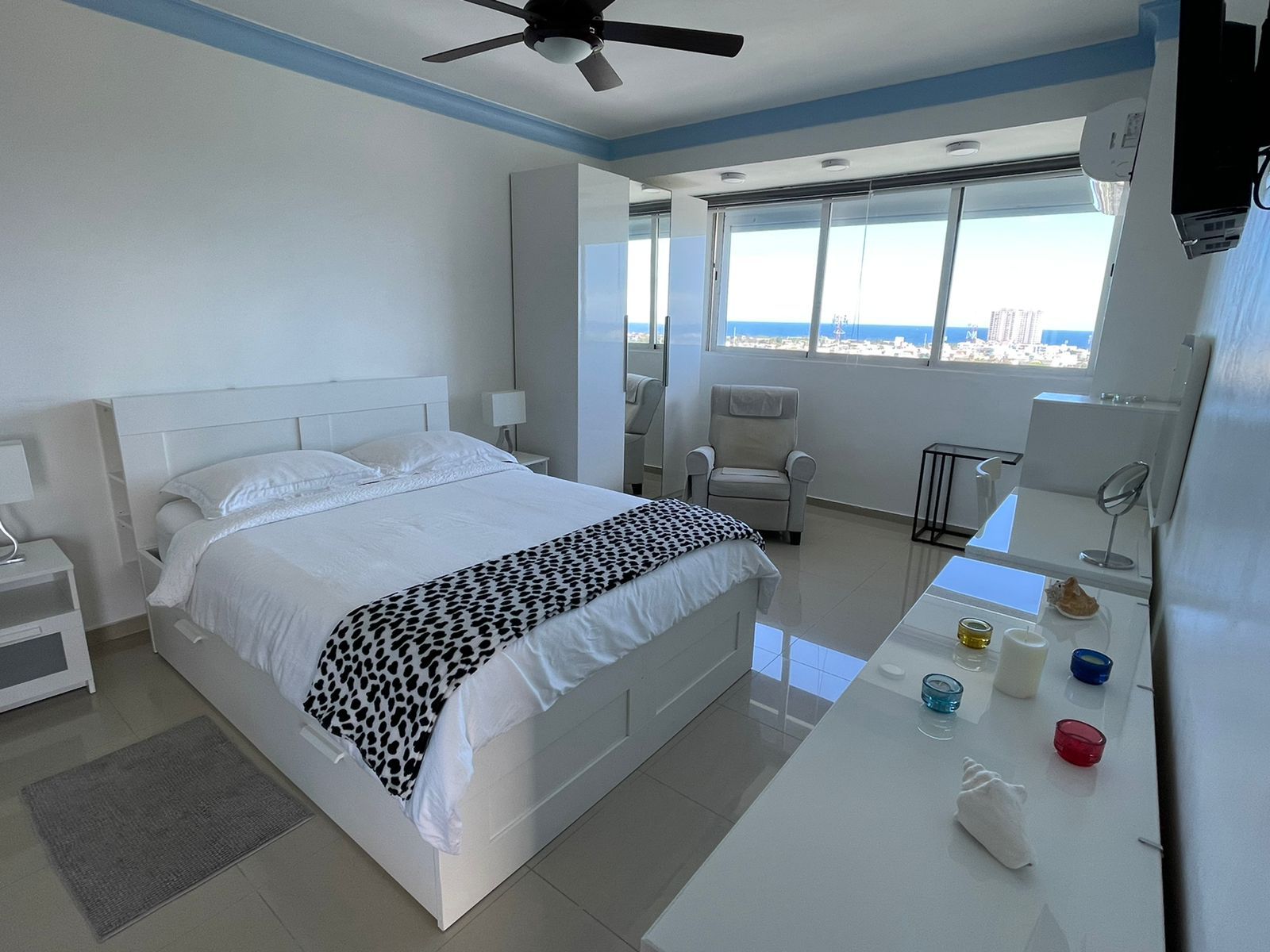 Penthouse de Lujo con Terraza y Jacuzzi frente al Mirador Sur  345 m Foto 7307934-5.jpg