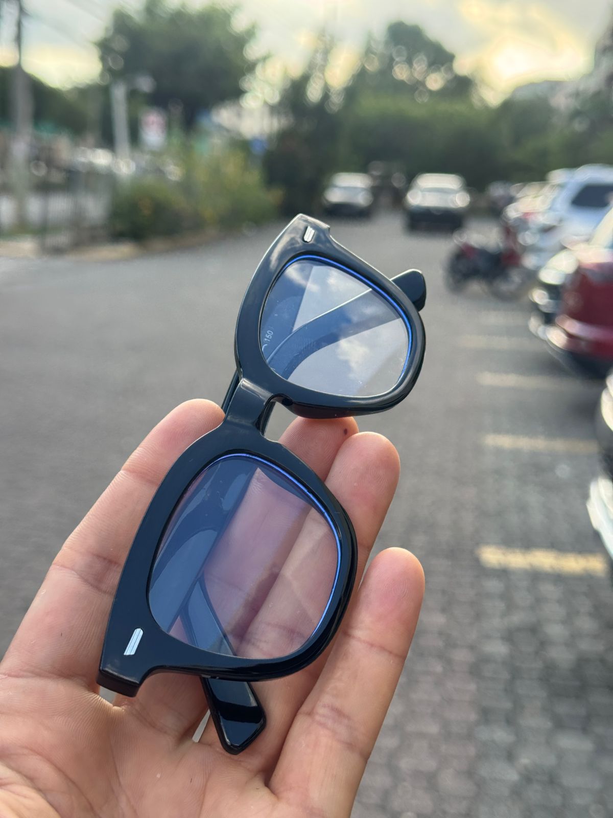 Nuestros lentes con filtro anti luz azul son ideales para cuidar tus o Foto 7307992-2.jpg