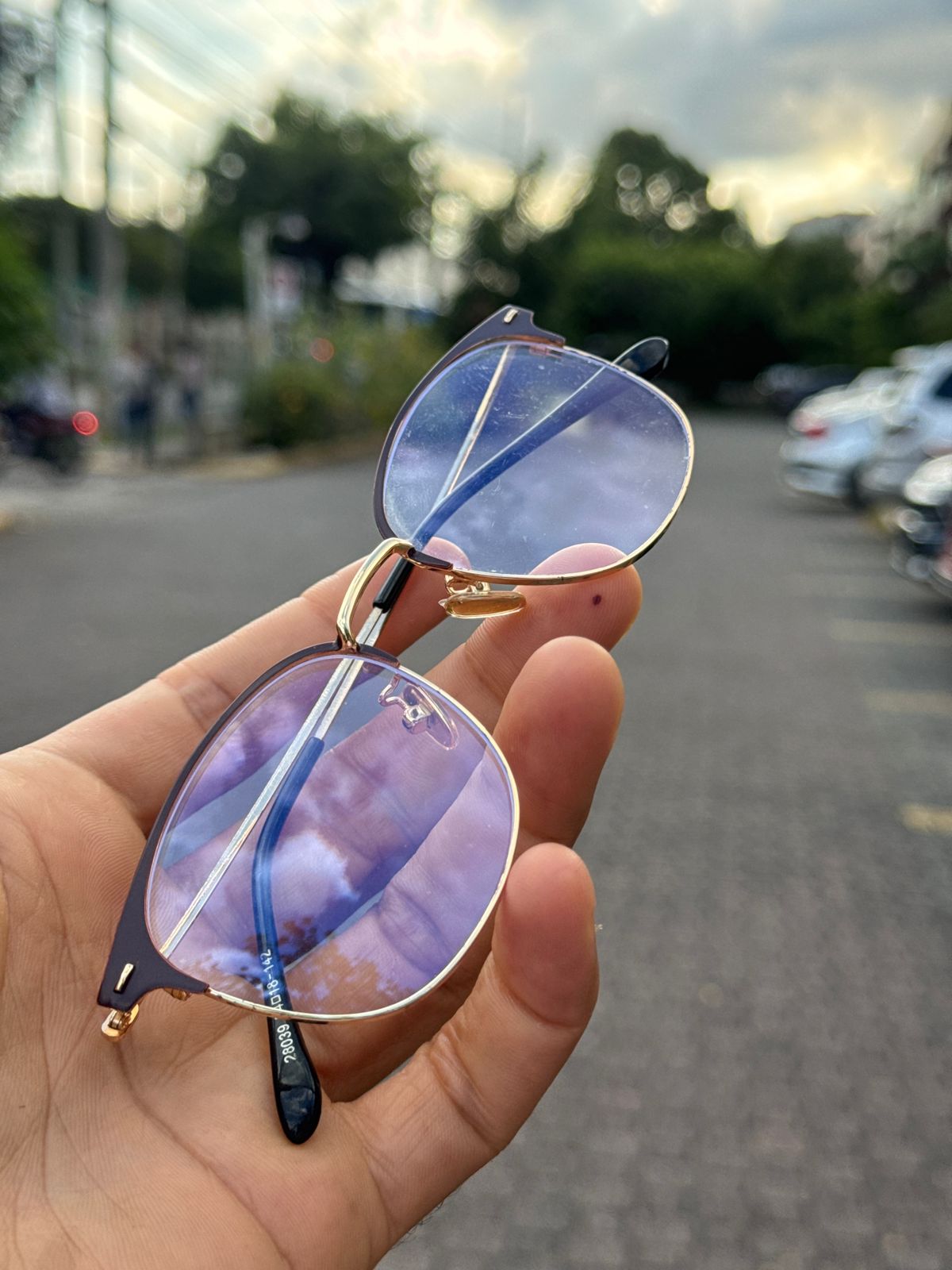 ???? Protege tu vista con estilo! Monturas modernas para lentes gradu Foto 7307996-1.jpg