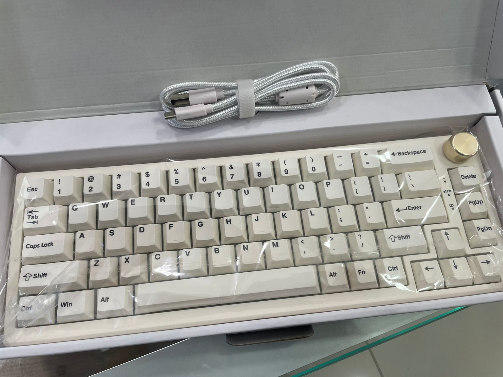 TECLADO GAMING FANTECH MECANICO MK858 Foto 7308085-2.jpg
