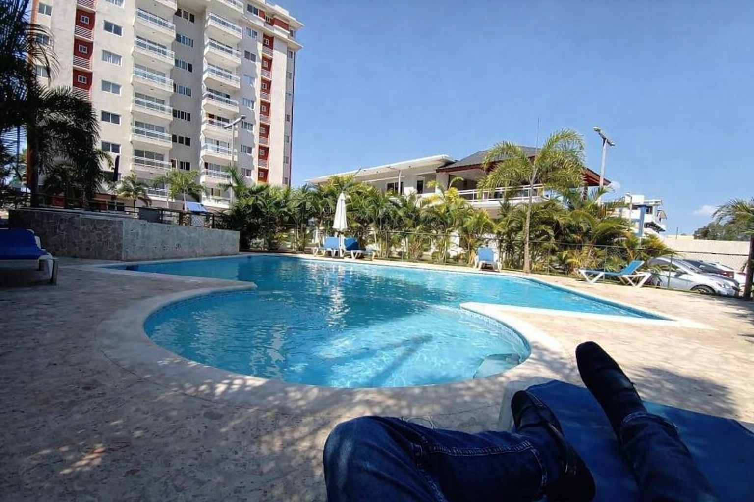 APTO en VENTA 4to piso en Torre Moderna con Ascensor 3-Hab 2-B 2-Parq  Foto 7308102-10.jpg