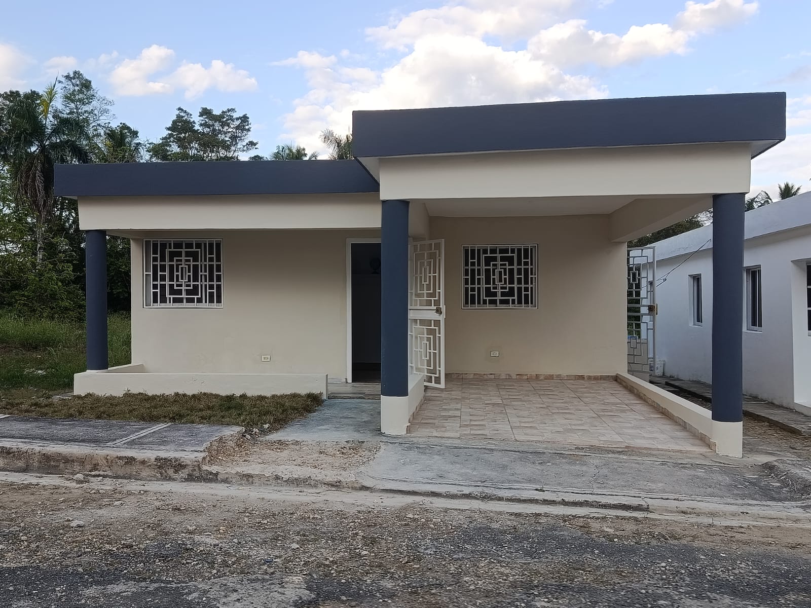 CASA en VENTA de 3 Hab 1-Baño Marqu Techada Res Yajaira en la 31 Prox  Foto 7308106-10.jpg
