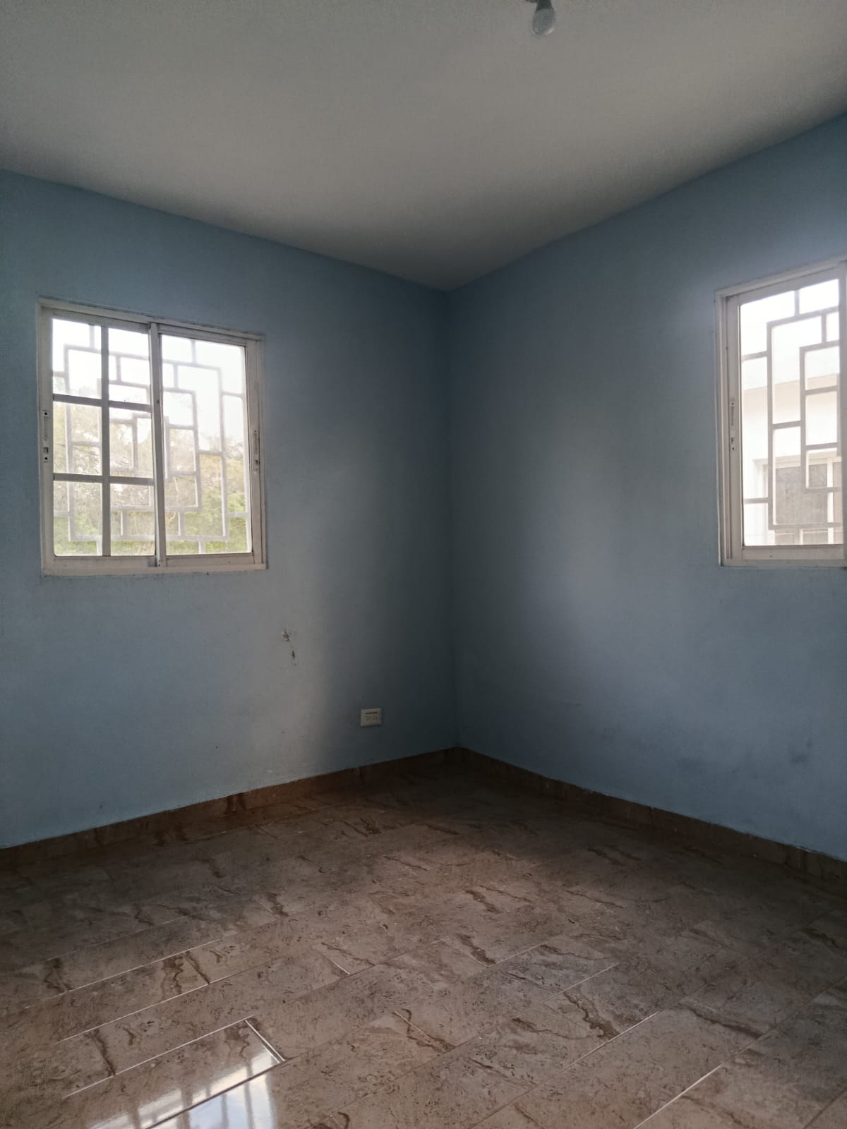 CASA en VENTA de 3 Hab 1-Baño Marqu Techada Res Yajaira en la 31 Prox  Foto 7308106-6.jpg