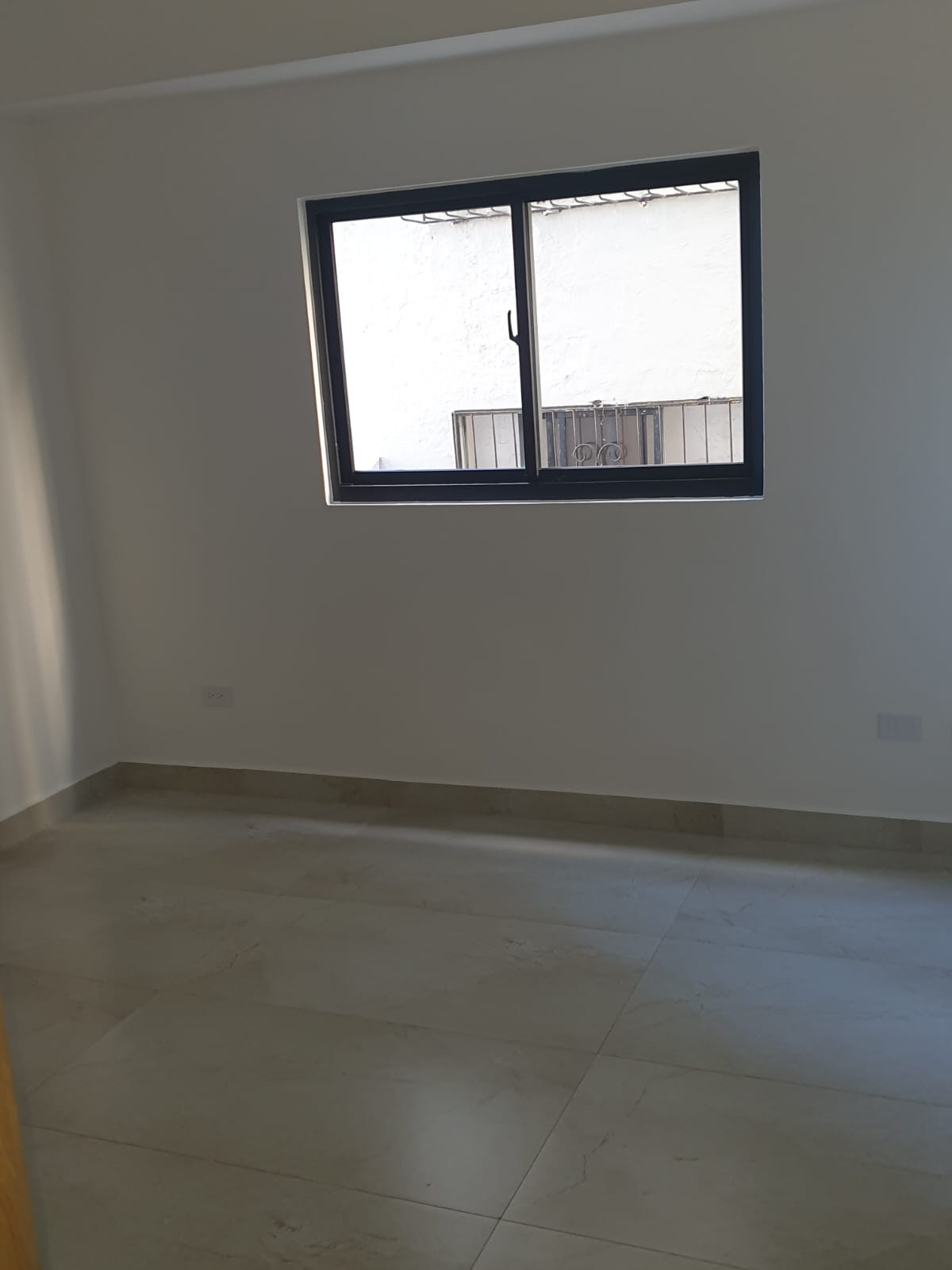 Apartamento Nuevo en Alquiler  Evaristo Morales Foto 7308143-8.jpg