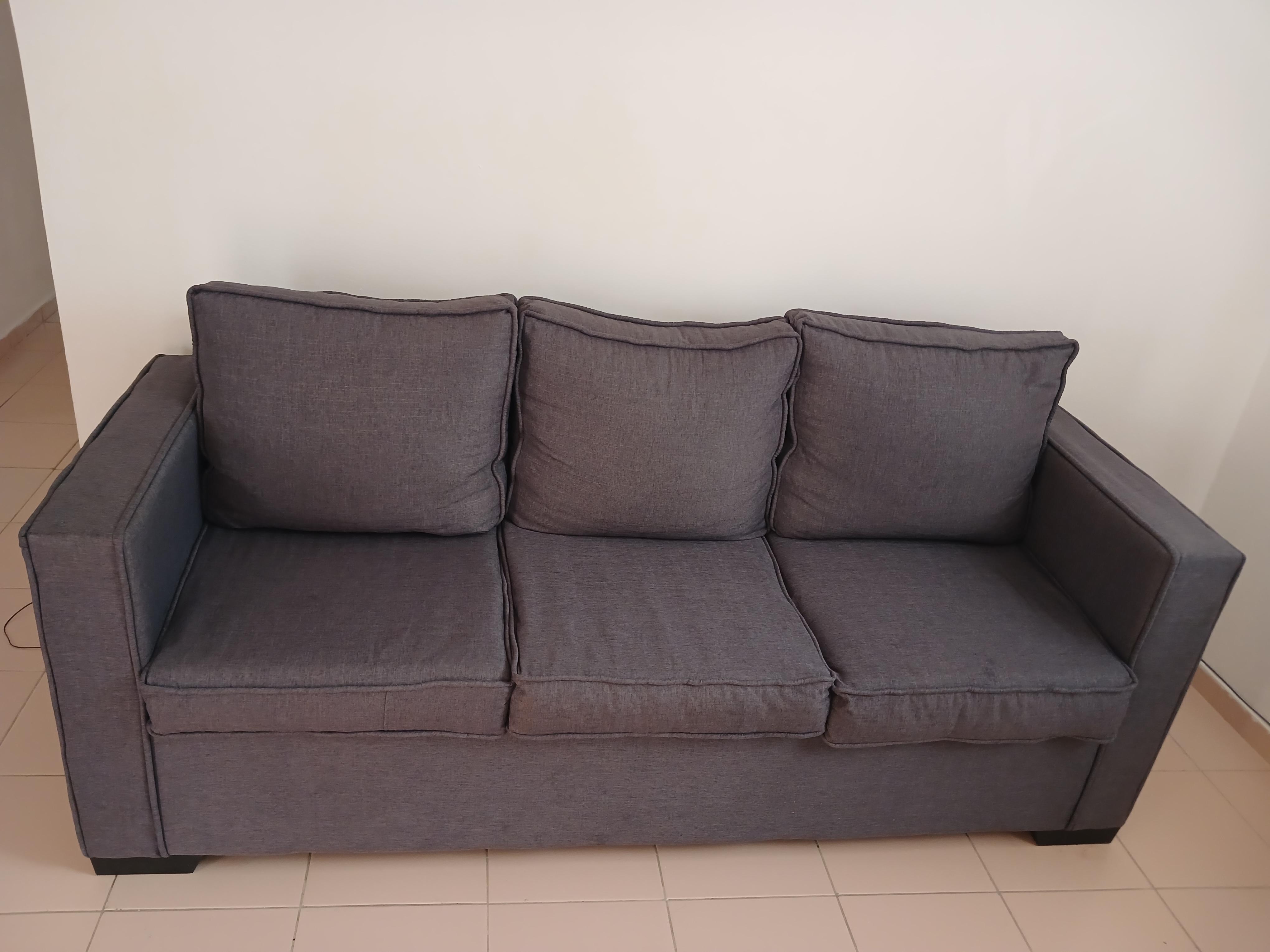 Vendo Sofá de 3 plazas color gris en Santo Domingo Este Foto 7308183-2.jpg