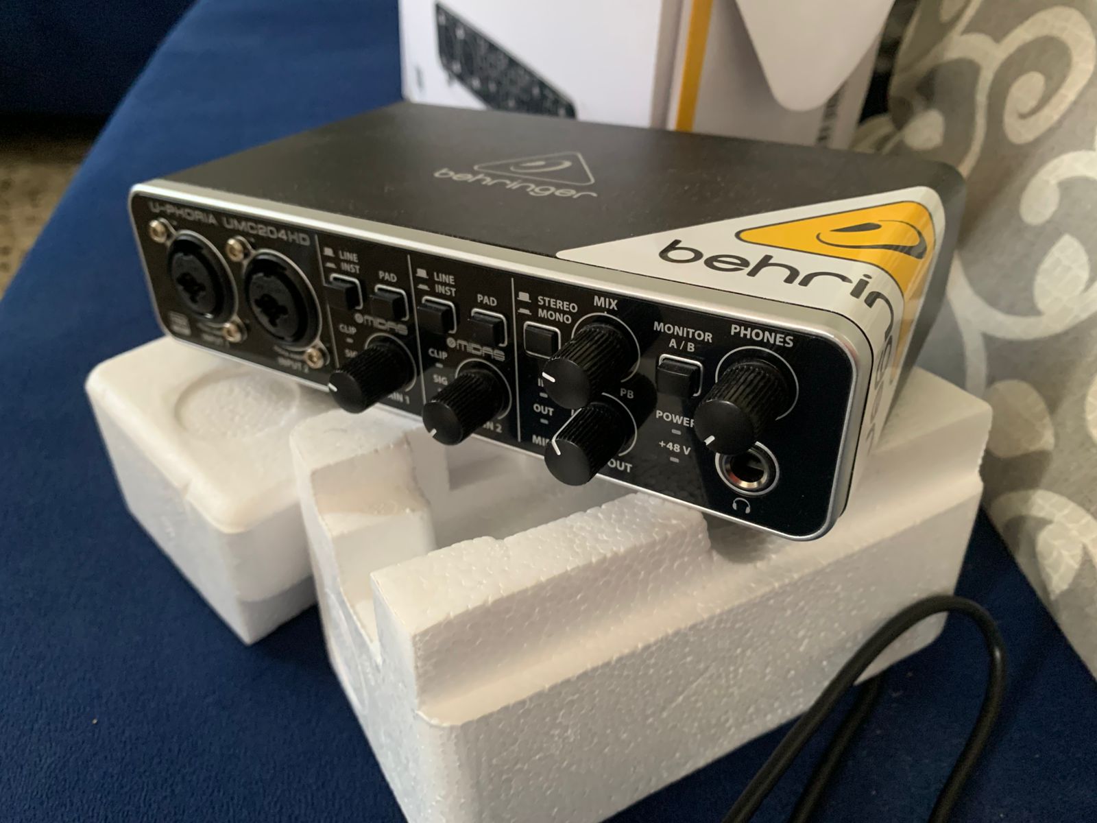 Interfaz BEHRINGER U-PHORIA UMC204HD Foto 7308315-2.jpg