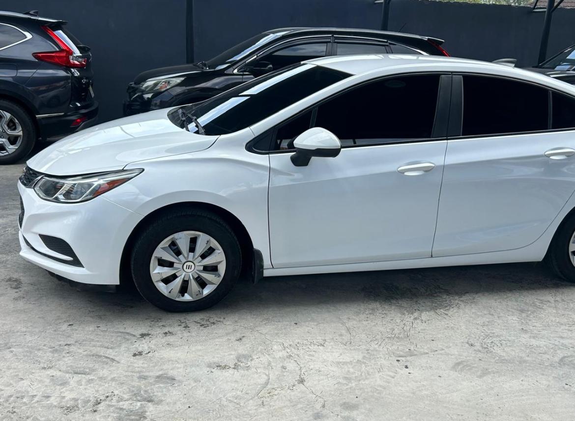 Chevrolet Cruze LT 2017 en Peravia Foto 7308378-8.jpg
