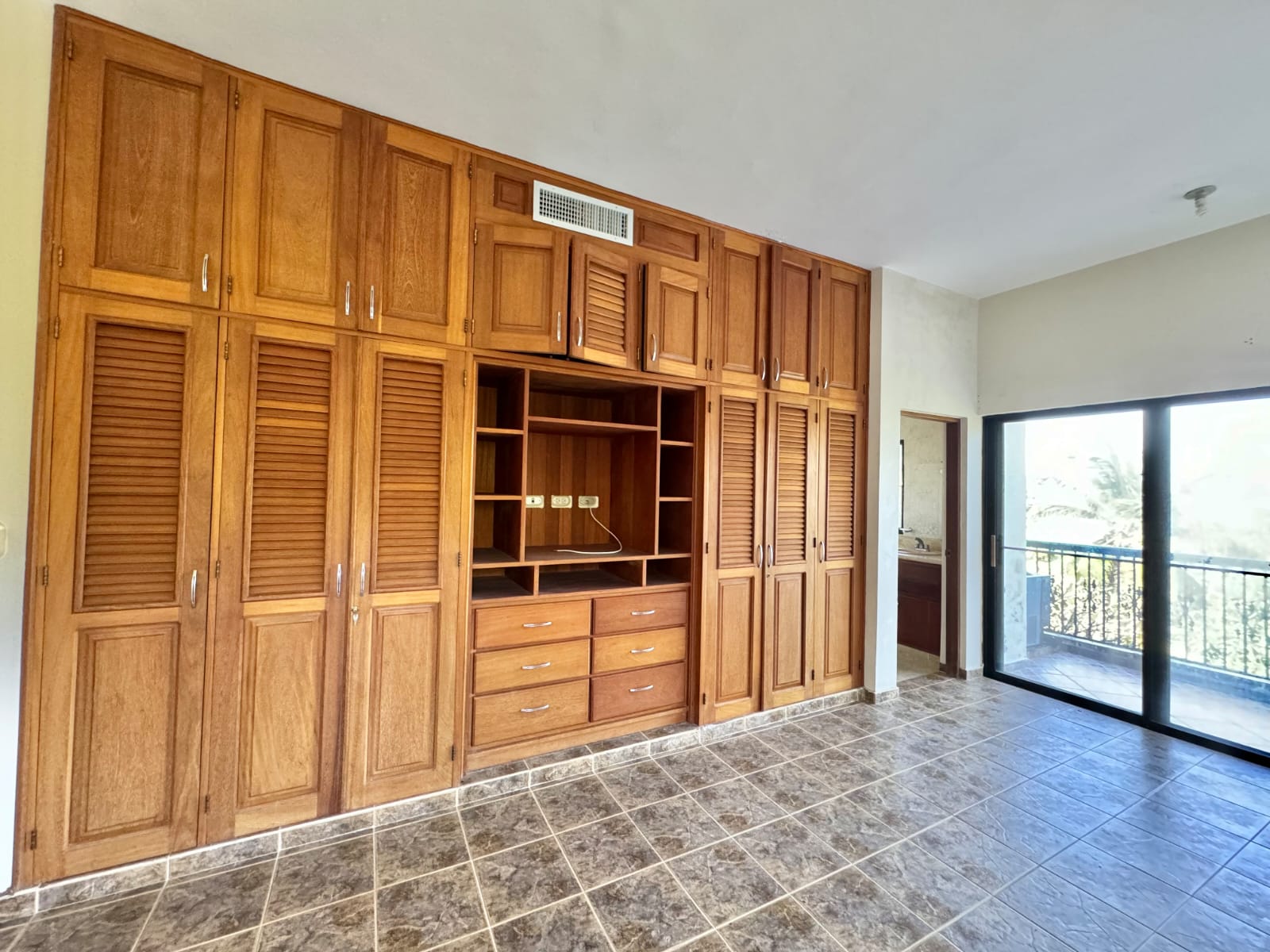Vendo Casa 3 Niveles VISTA AL MAR en  PUERTO PLATA RES.  CERRO ALTO Pr Foto 7308446-10.jpg