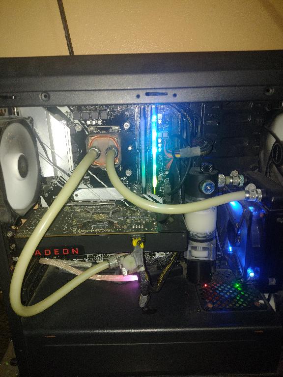 Vendo computadora 9na y 8va generación lga 1151 a 30.000 pesos Foto 7308536-1.jpg