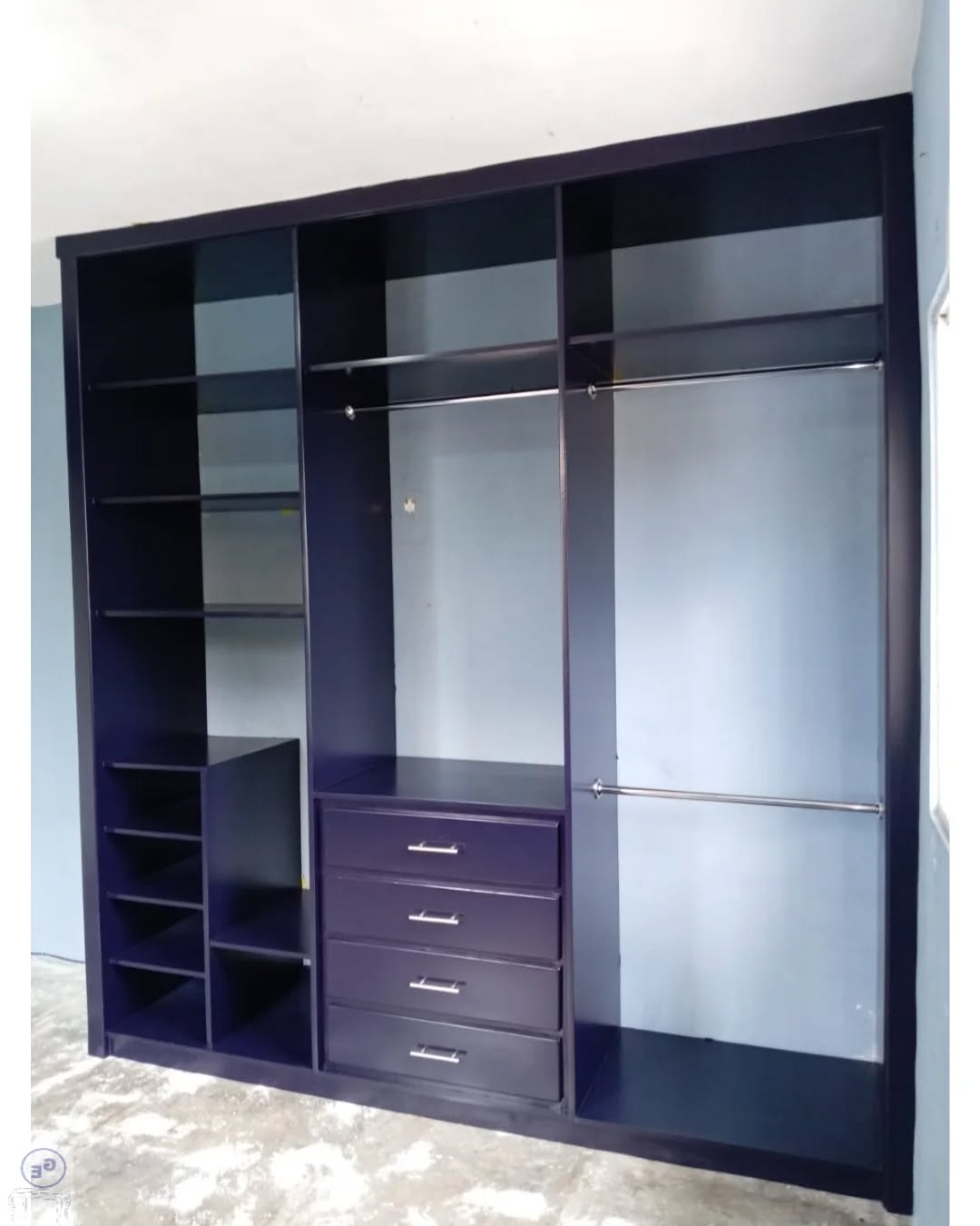 Closet con gavetas y colgador moderno  Foto 7308575-4.jpg