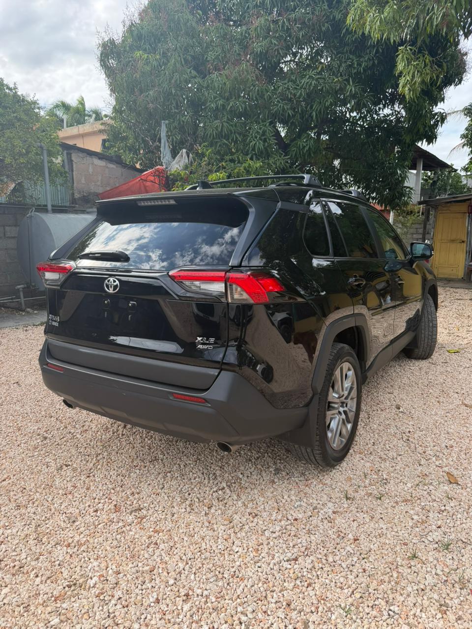 Toyota rav4 2022  XLE premium  4x4 en Santo Domingo Este Foto 7308580-3.jpg