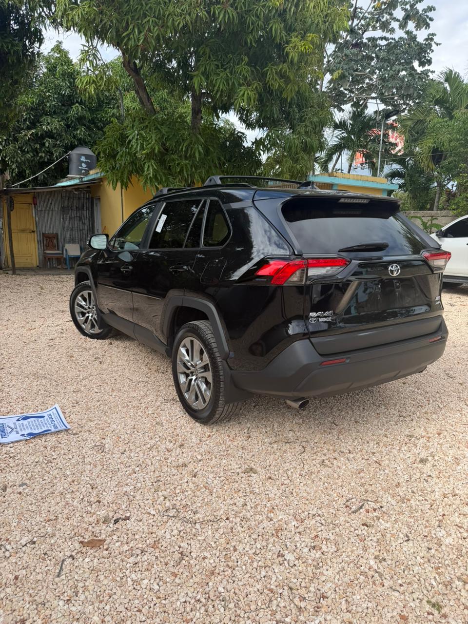 Toyota rav4 2022  XLE premium  4x4 en Santo Domingo Este Foto 7308580-5.jpg