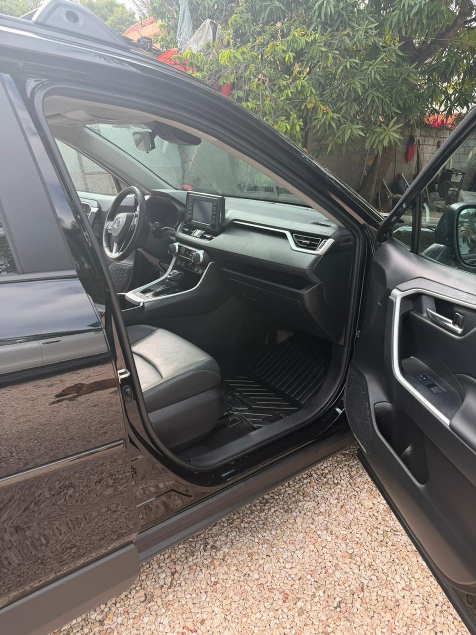 Toyota rav4 2022  XLE premium  4x4 en Santo Domingo Este Foto 7308580-7.jpg