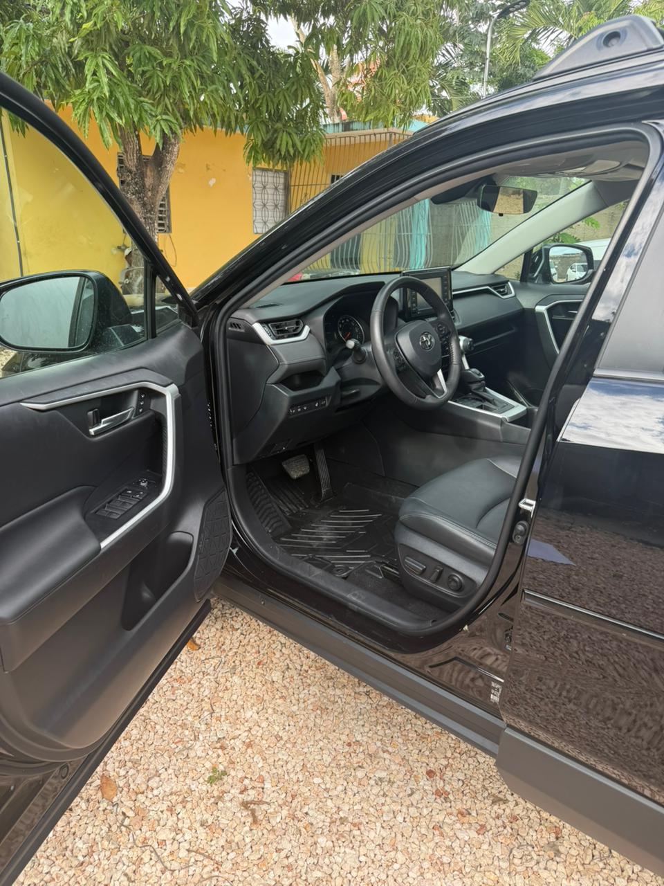 Toyota rav4 2022  XLE premium  4x4 en Santo Domingo Este Foto 7308580-8.jpg