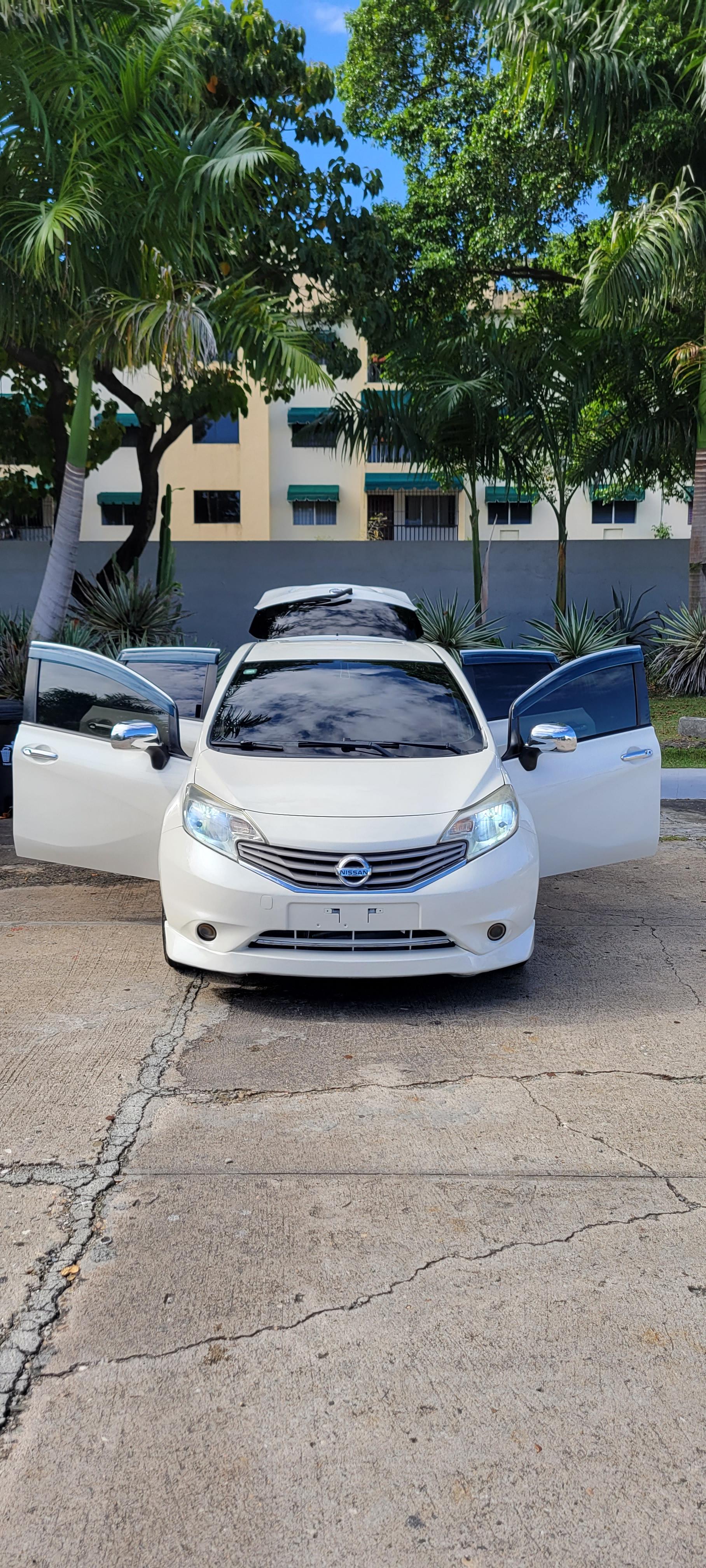 Nissan Note 2013 versión full en muy buenas condiciones. Foto 7308951-2.jpg