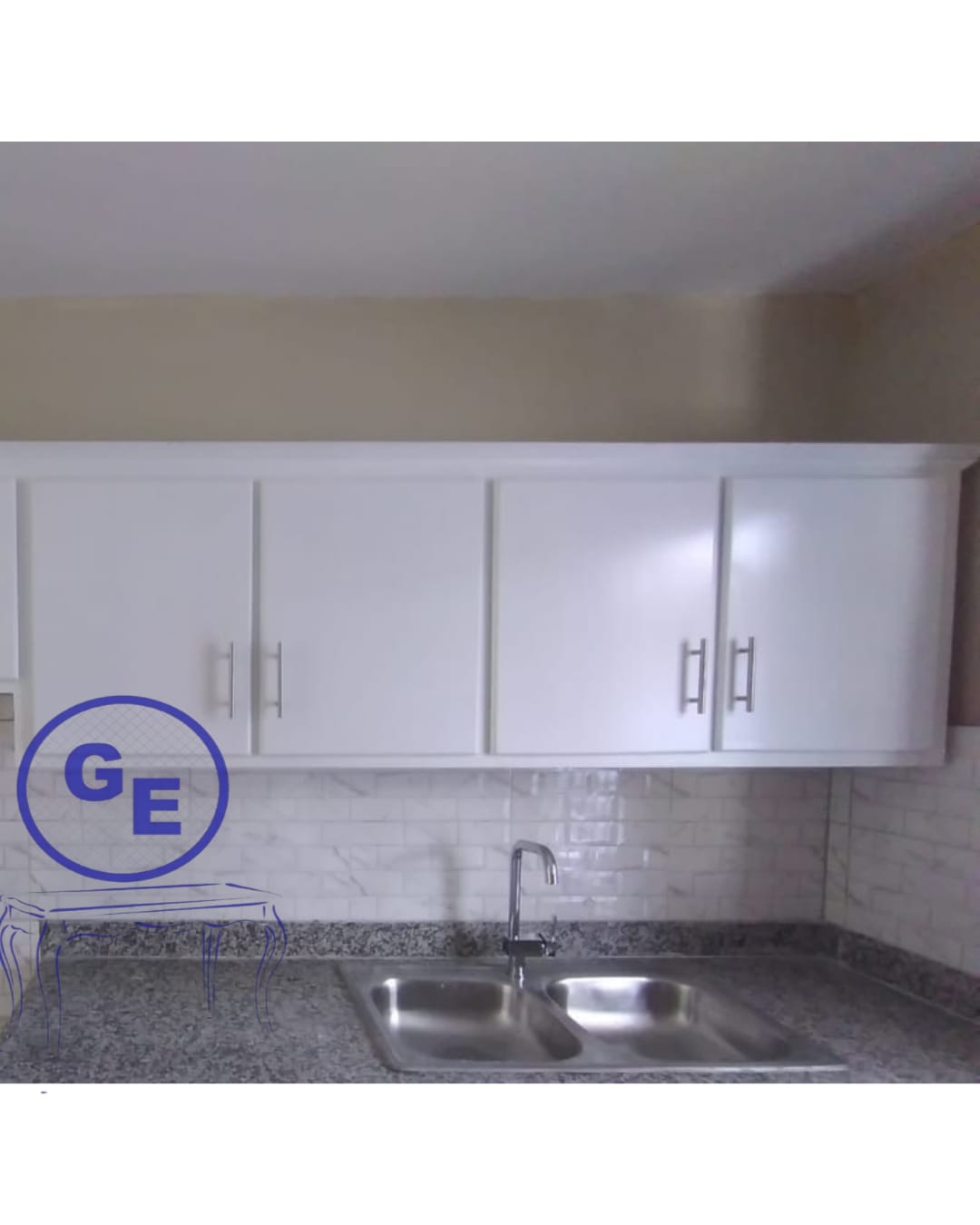 Gabinete de cocina nuevo blanco  Foto 7309110-2.jpg