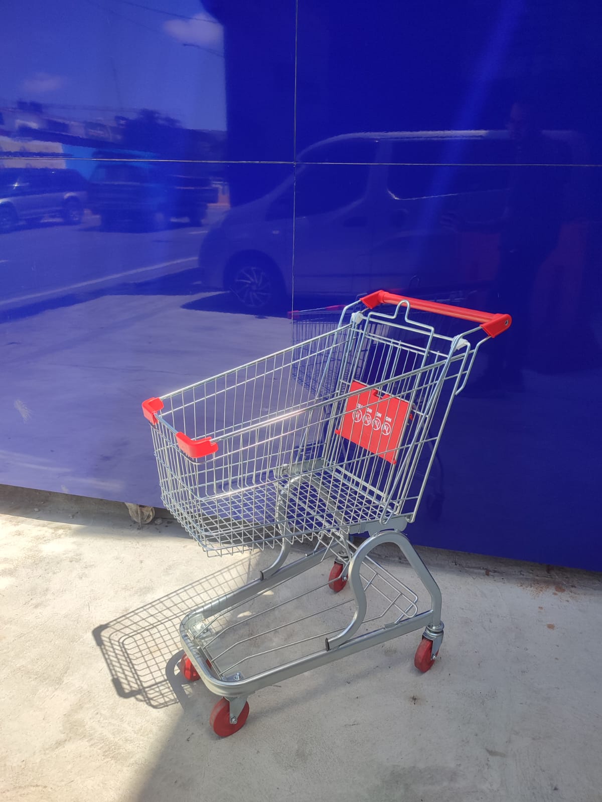carrito de supermercado . medidas ... ancho 45cm/  largo 77cm/  alto 9 Foto 7309129-2.jpg