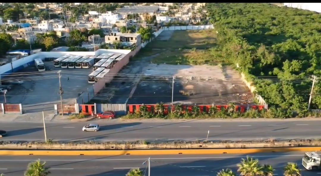 Terreno de 10000 m en la Avenida Las Américas Ideal para Desarrollo Mi Foto 7309183-1.jpg
