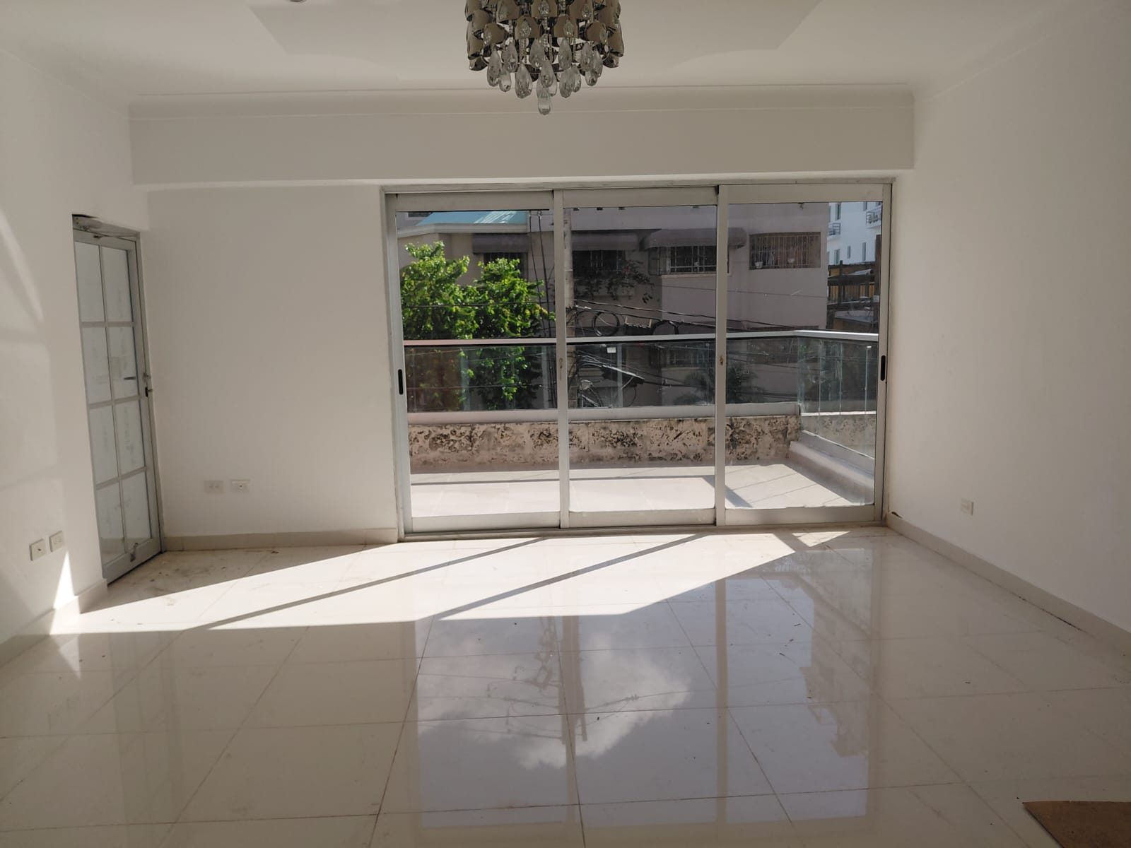 Vendo Apto 2 Habs. en TORRE MONARCA Ens. EL VERGEL 163 Mts.2 2do PISO Foto 7309216-2.jpg