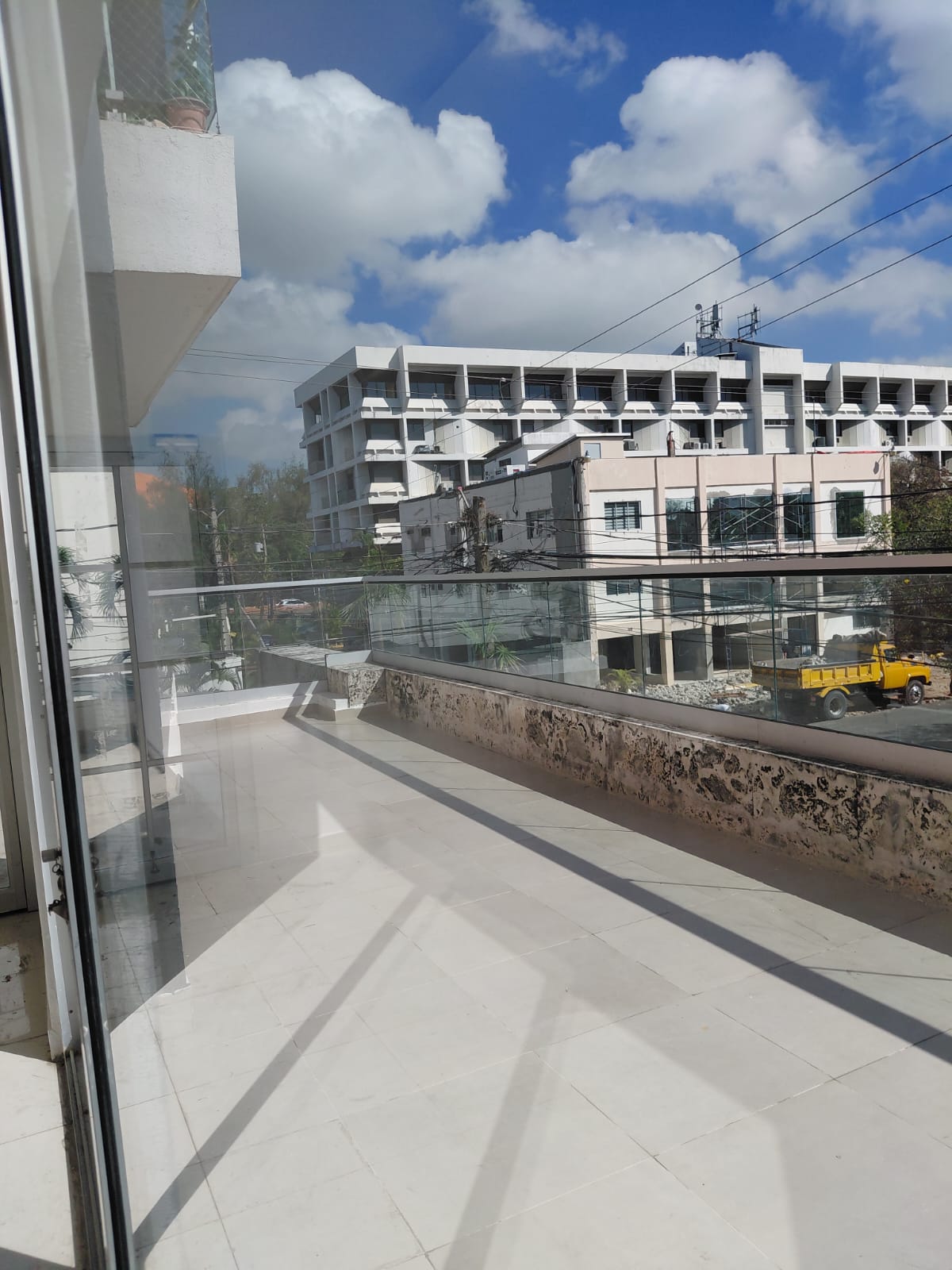 Vendo Apto 2 Habs. en TORRE MONARCA Ens. EL VERGEL 163 Mts.2 2do PISO Foto 7309216-8.jpg