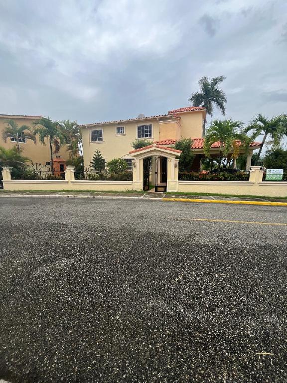 Casa en venta en Arroyo Manzano Santo Domingo Norte. Foto 7309227-1.jpg