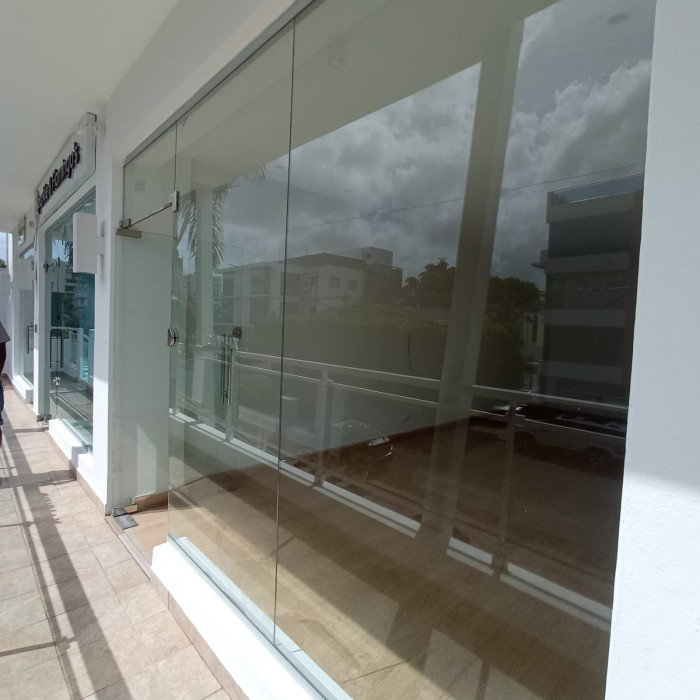 Local Comercial en Alquiler en el Julieta 2do nivel Foto 7309228-4.jpg