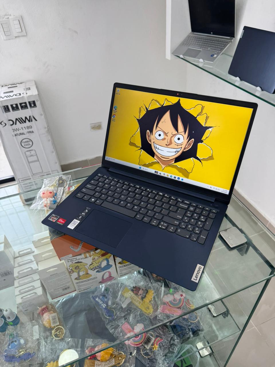 ????Laptop Lenovo Ideapad 15 - Ryzen 5 7ma Gen - 8 GB RAM - 256 GB SSD Foto 7309229-2.jpg