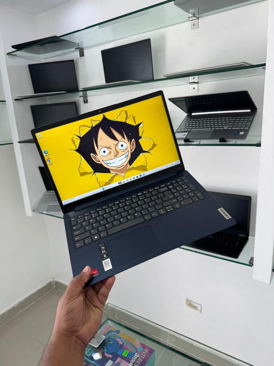 ????Laptop Lenovo Ideapad 15 - Ryzen 5 7ma Gen - 8 GB RAM - 256 GB SSD Foto 7309229-5.jpg