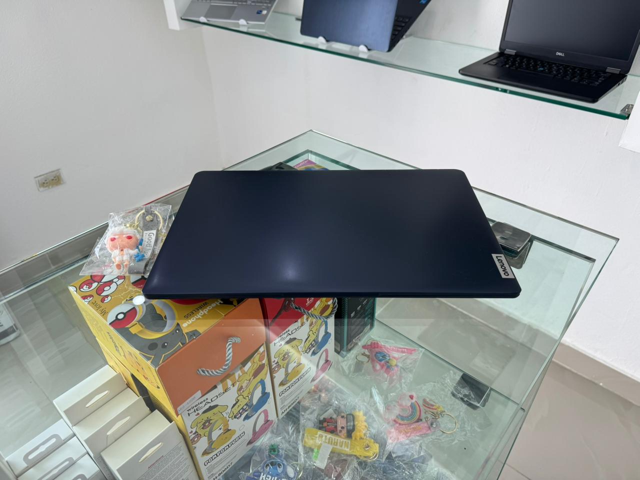 ????Laptop Lenovo Ideapad 15 - Ryzen 5 7ma Gen - 8 GB RAM - 256 GB SSD Foto 7309229-7.jpg
