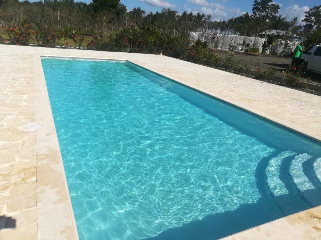 Finca de 14 tareas con casa campestre y piscina en Monte Plata  Foto 7309247-4.jpg