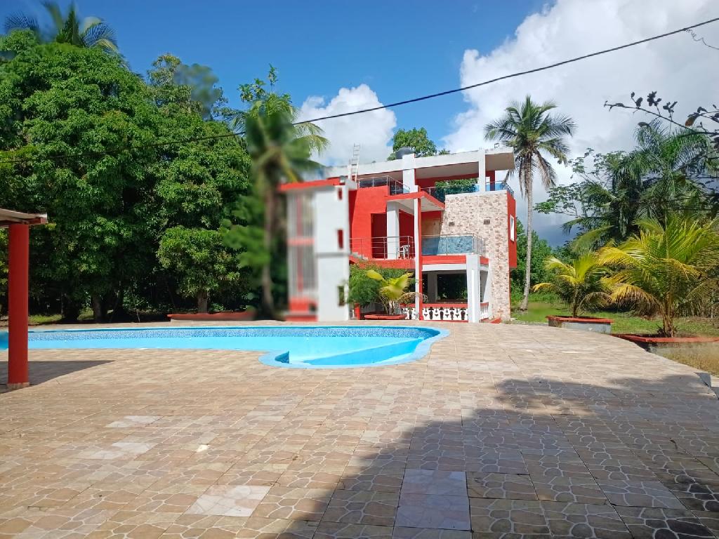 Finca de 12 tareas recreativas con dos casas campestres modernas y pis Foto 7309409-1.jpg