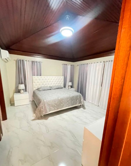????️ EN VENTA – PENTHOUSE AMUEBLADO EN GURABO AL MEDIO Foto 7309433-6.jpg