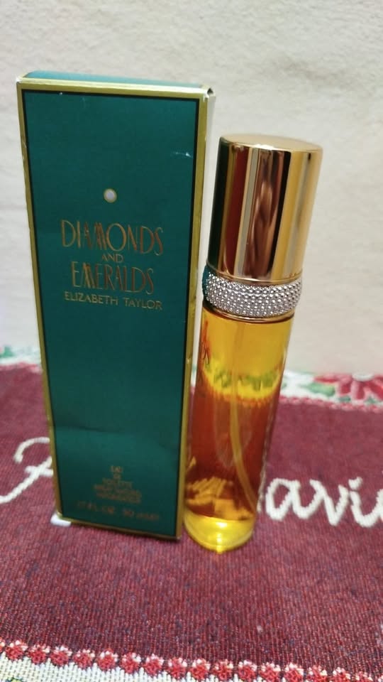 Perfume Elizabeth Taylor 17 FL OZ. 50 mLe - Diamons and Emerlands Foto 7309660-1.jpg