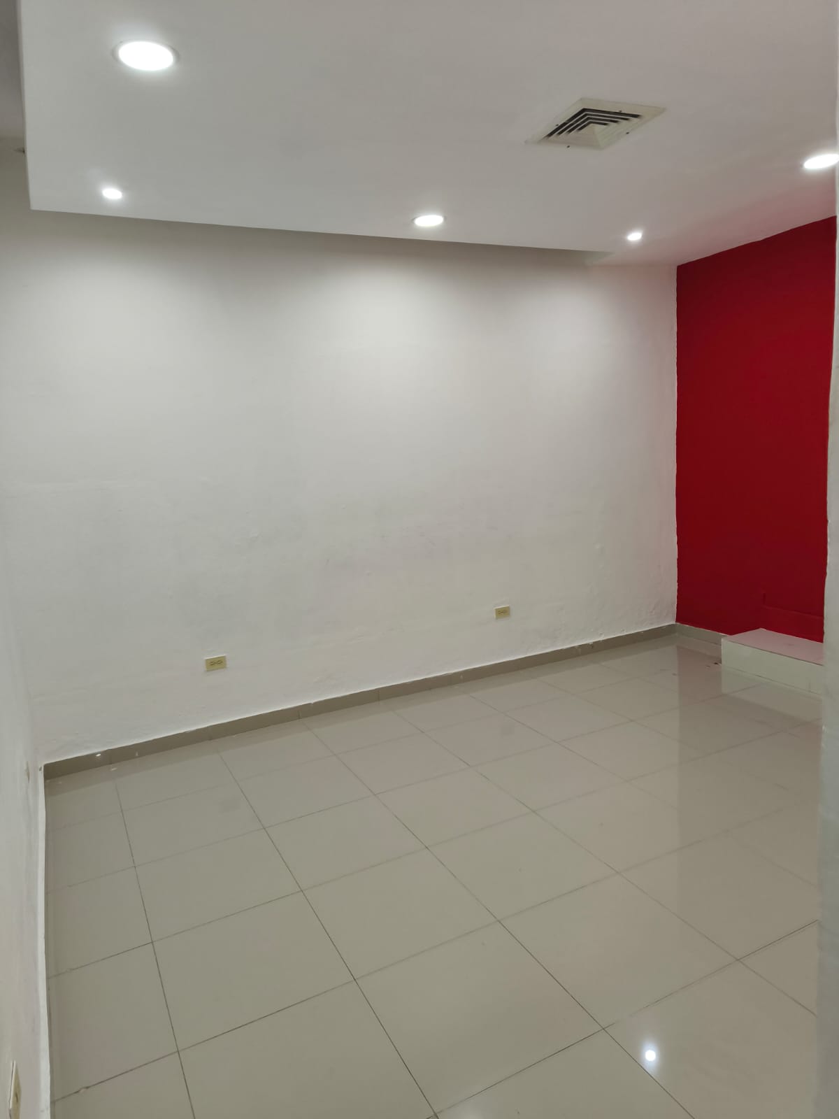 Local comercial en alquiler – La Julia Santo Domingo us3500 dolares Foto 7309725-11.jpg