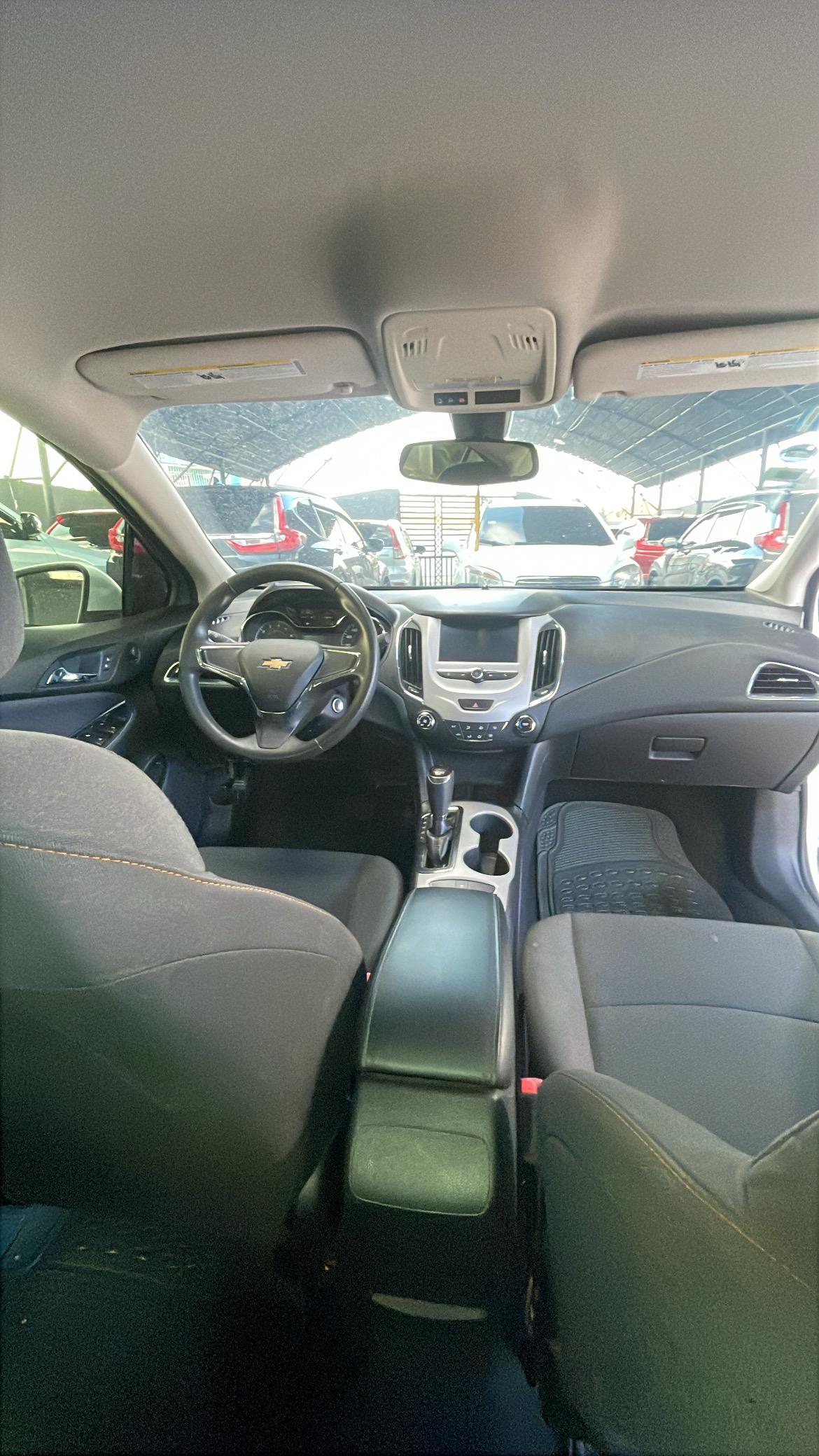 Chevrolet Cruze LT 2017 en Peravia Foto 7309742-10.jpg