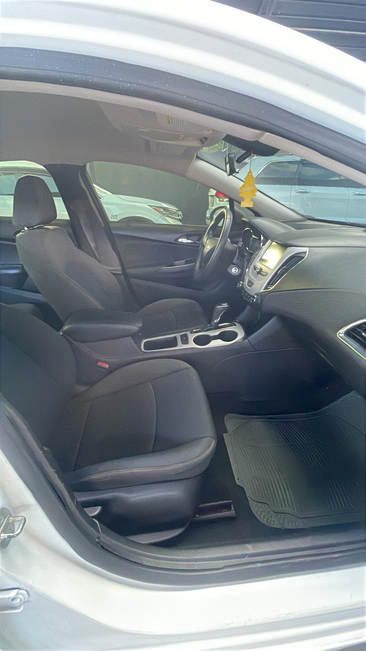 Chevrolet Cruze LT 2017 en Peravia Foto 7309742-14.jpg