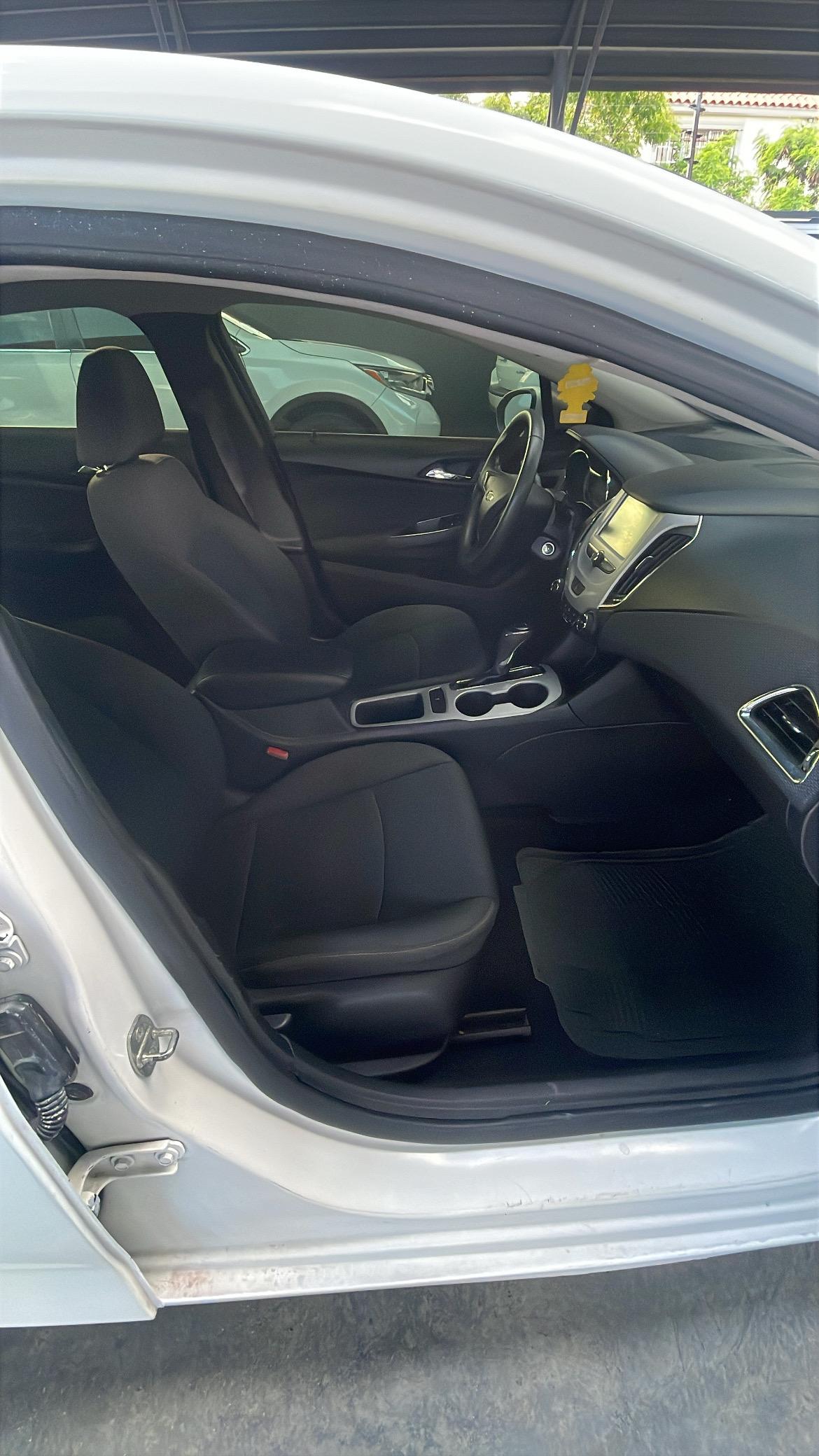 Chevrolet Cruze LT 2017 en Peravia Foto 7309742-9.jpg