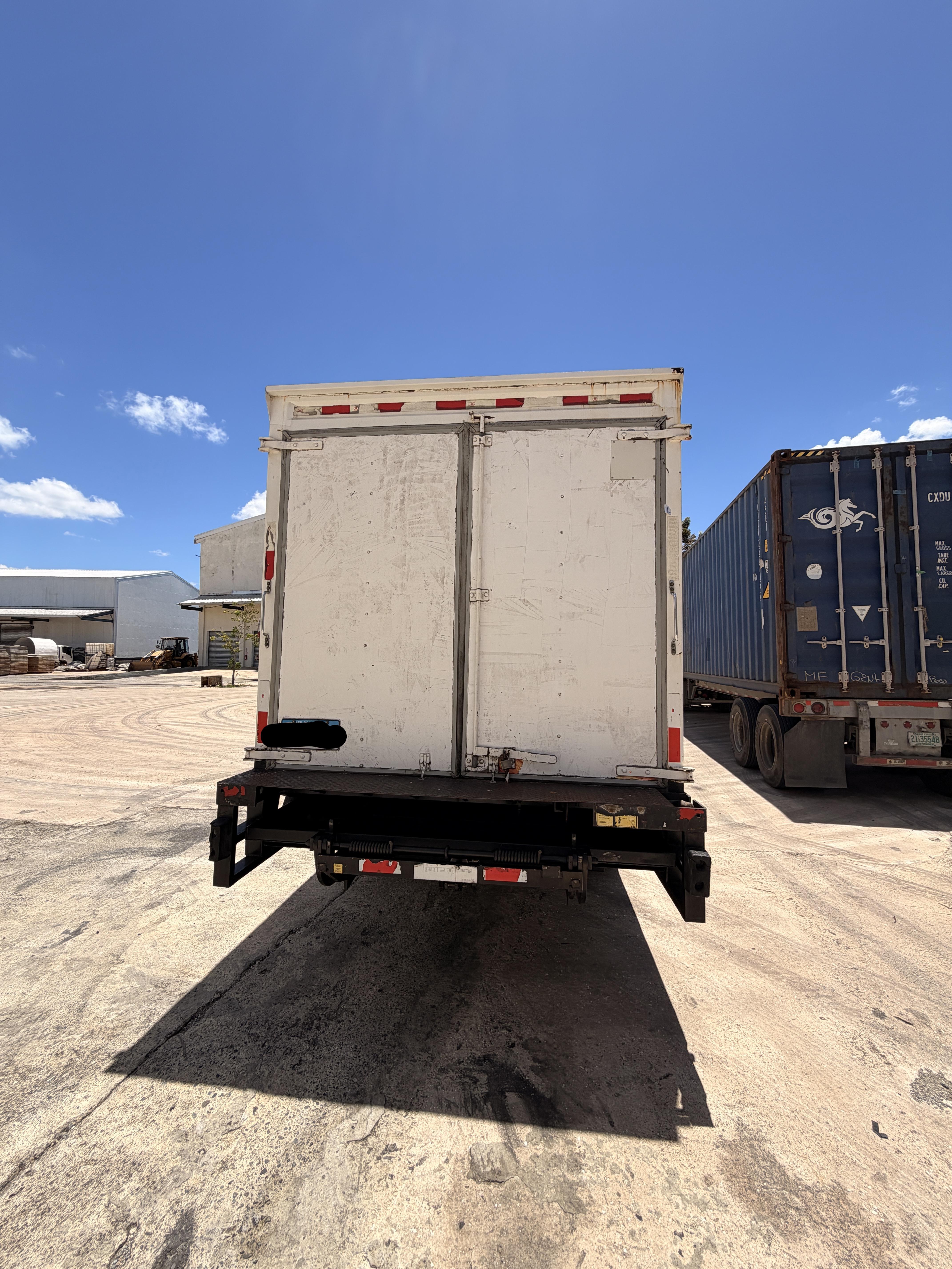 Camión furgón SINOTRUK HOWO Listo para trabajar. Foto 7309763-4.jpg