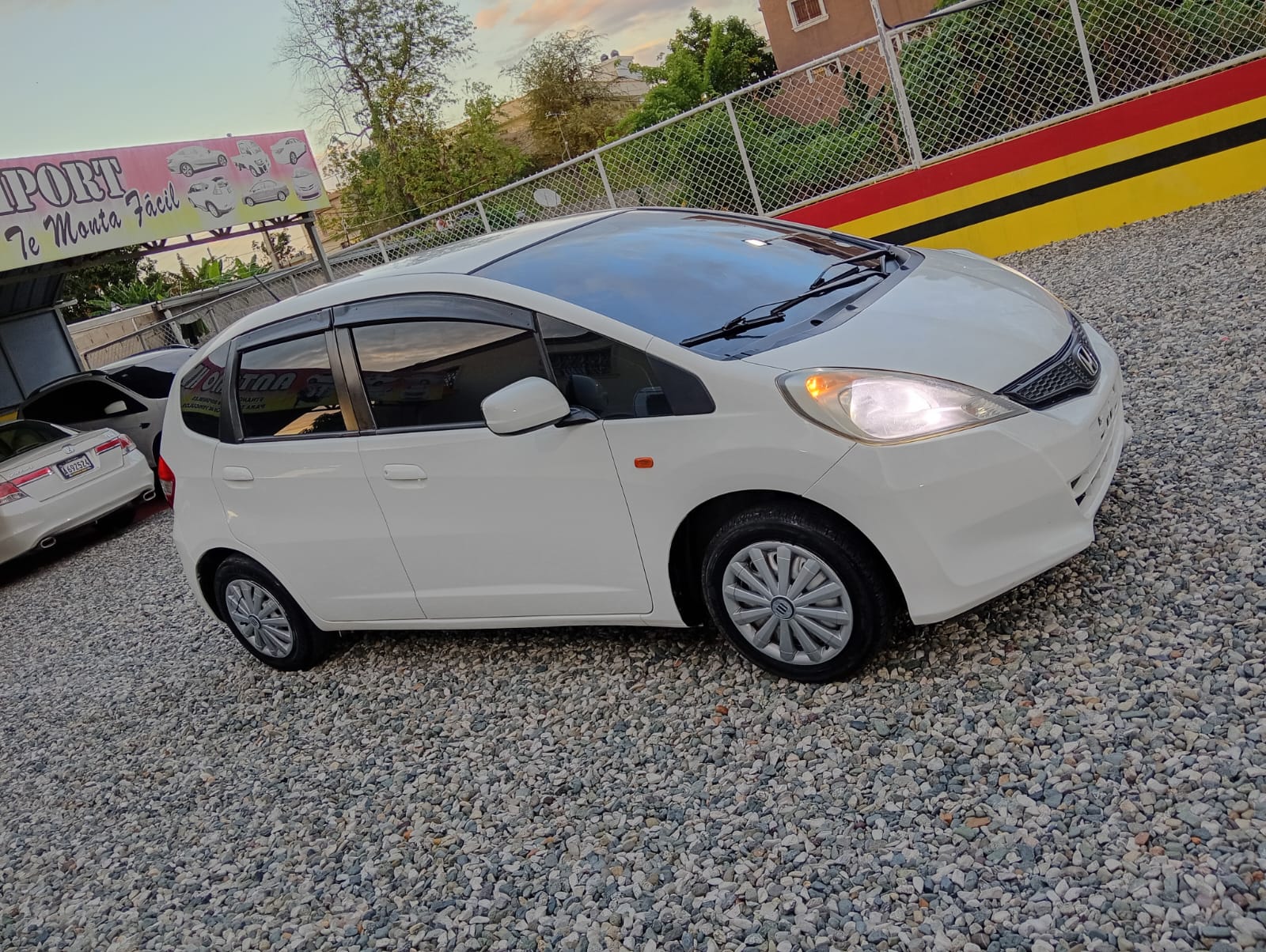 HONDA FIT 2013 SIN DETALLES GOMAS NUEVAS  INTERIOR IMPECABLE PRECIO485 Foto 7309780-7.jpg