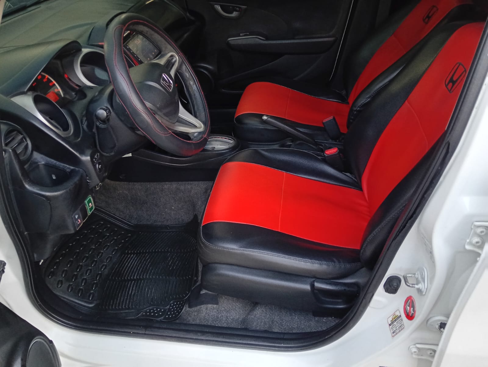 HONDA FIT 2013 SIN DETALLES GOMAS NUEVAS  INTERIOR IMPECABLE PRECIO485 Foto 7309780-8.jpg