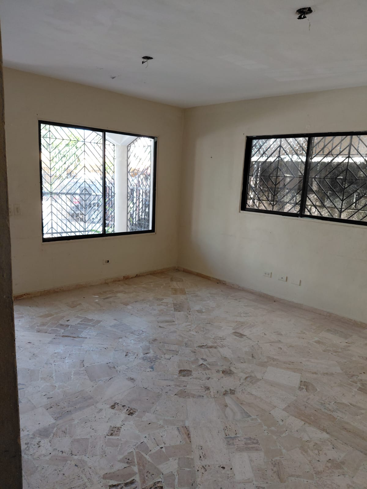 ️ Vendo Amplia Casa en el  ????Km. 14 Autopista Duarte  180 de constr Foto 7309981-5.jpg