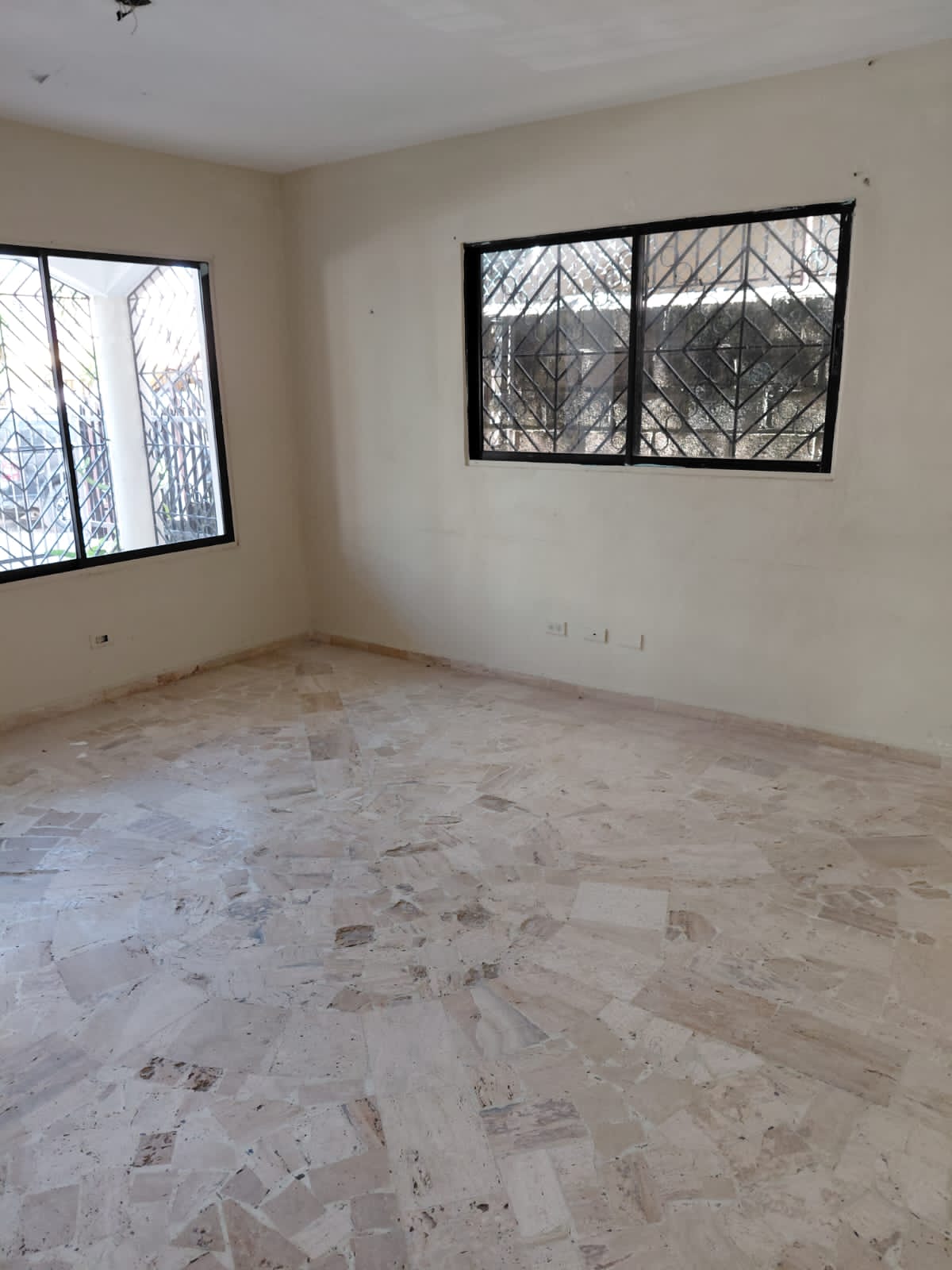 ️ Vendo Amplia Casa en el  ????Km. 14 Autopista Duarte  180 de constr Foto 7309981-7.jpg