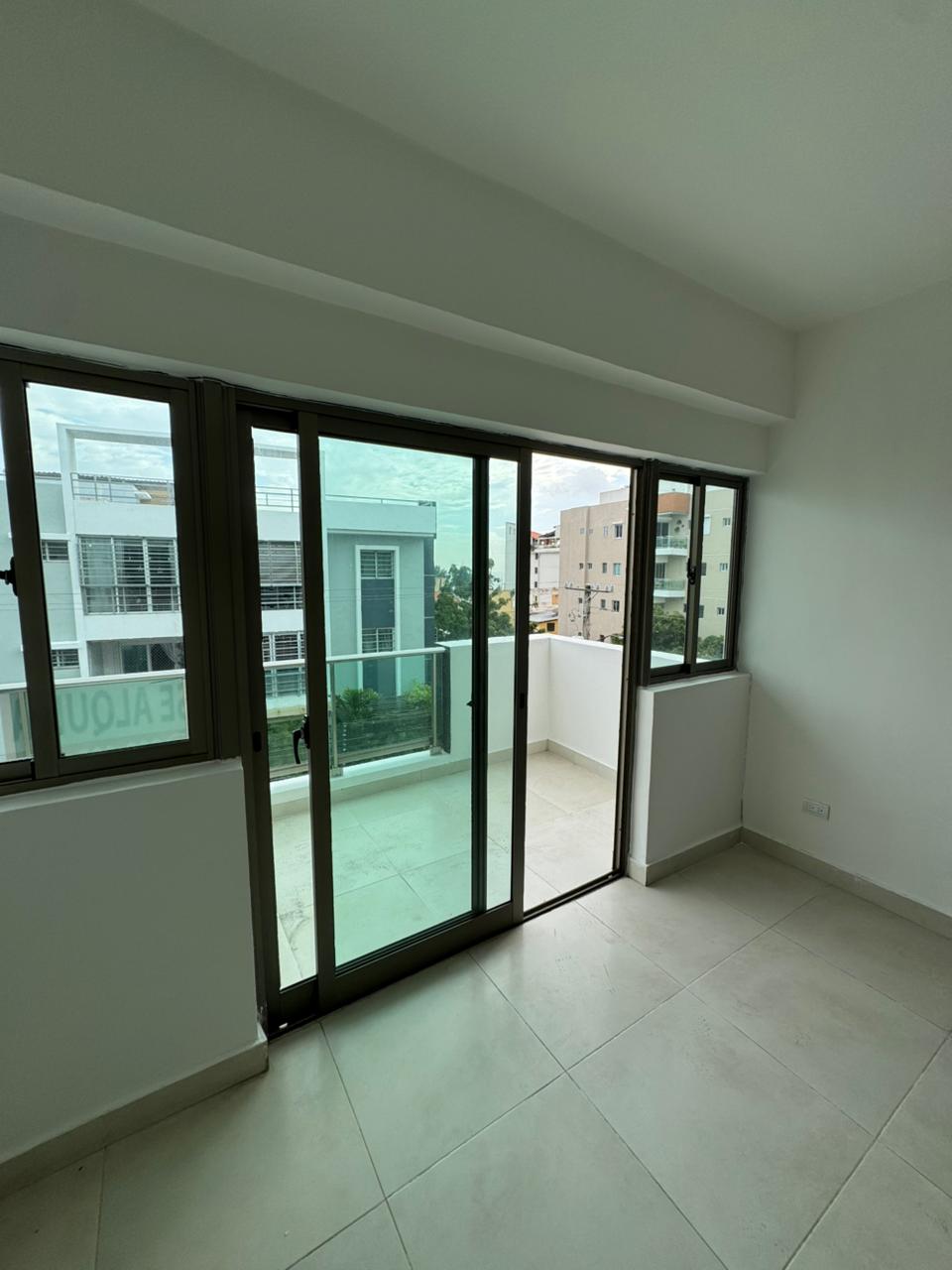 Avenida independencia 125m2 2 habitaciones 2 parqueos en zona premium Foto 7310168-1.jpg
