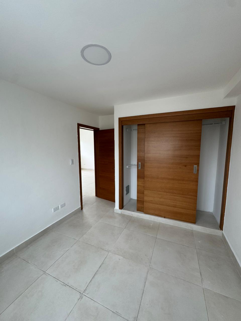 Avenida independencia 125m2 2 habitaciones 2 parqueos en zona premium Foto 7310168-7.jpg