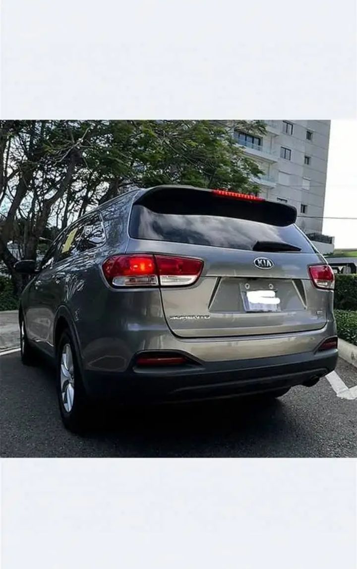 Kia Sorento LX 17  Foto 7310177-4.jpg