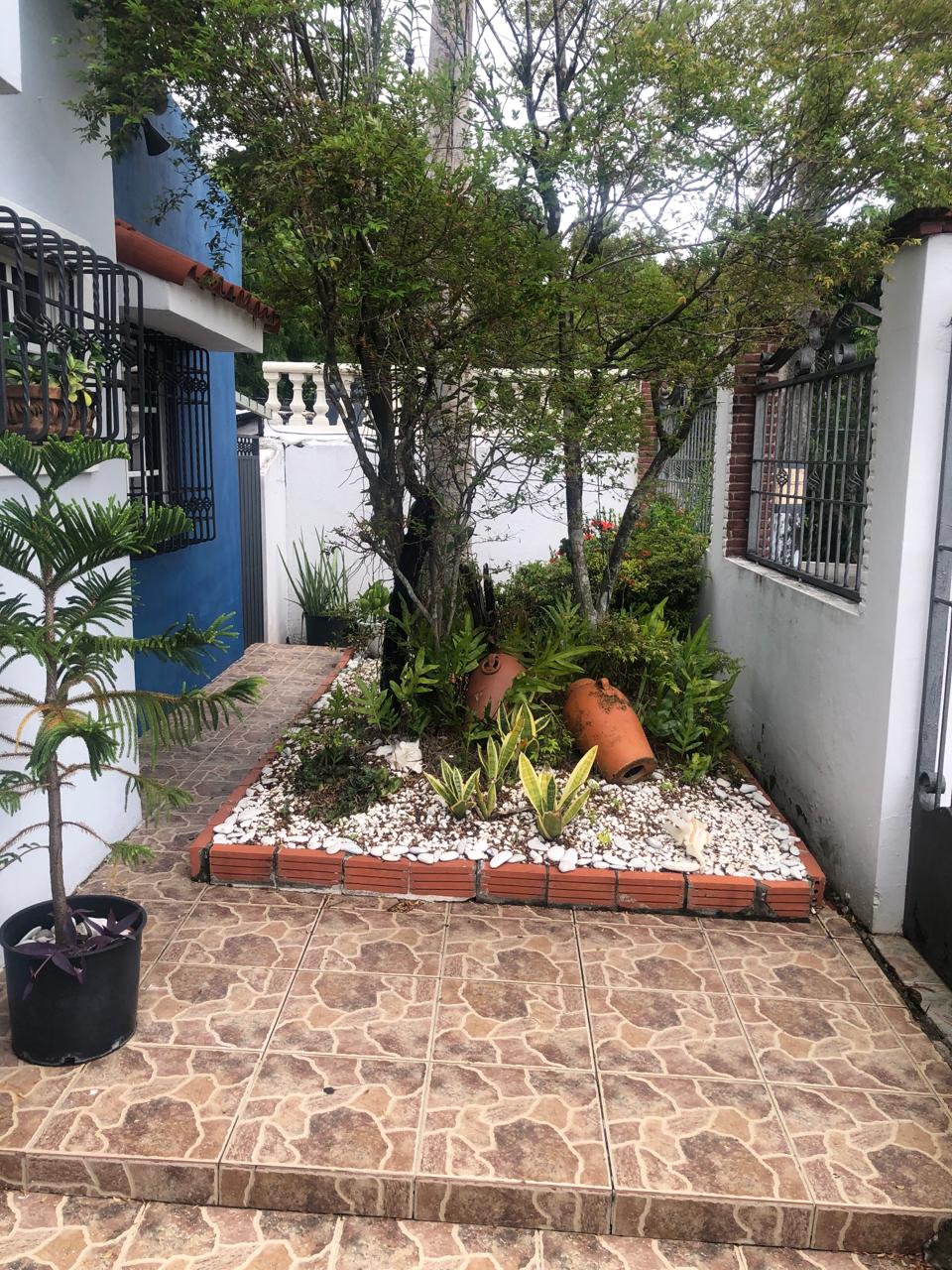 ALQUILO Casa AMUEBLADA en LA REPUBLICA DE COLOMBIA 3 HABS. 291 Mts.2 P Foto 7310308-9.jpg