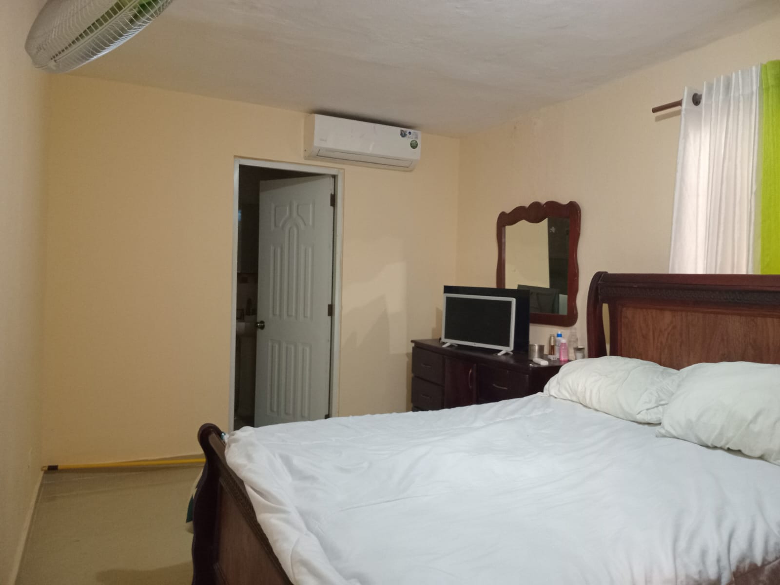 Se vende casa de 2 niveles en Residencial Prados de Pantoja Santo Domi Foto 7310312-10.jpg