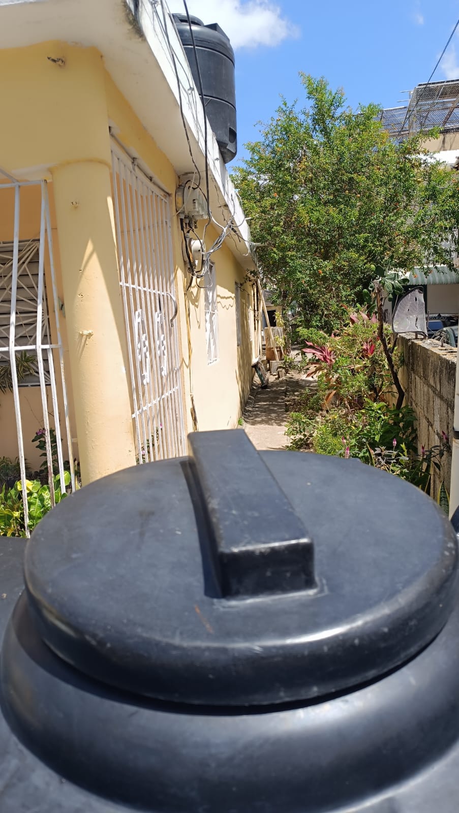 Se vende casas una normal media casa en la Segunda y demás parte atrás Foto 7310548-14.jpg