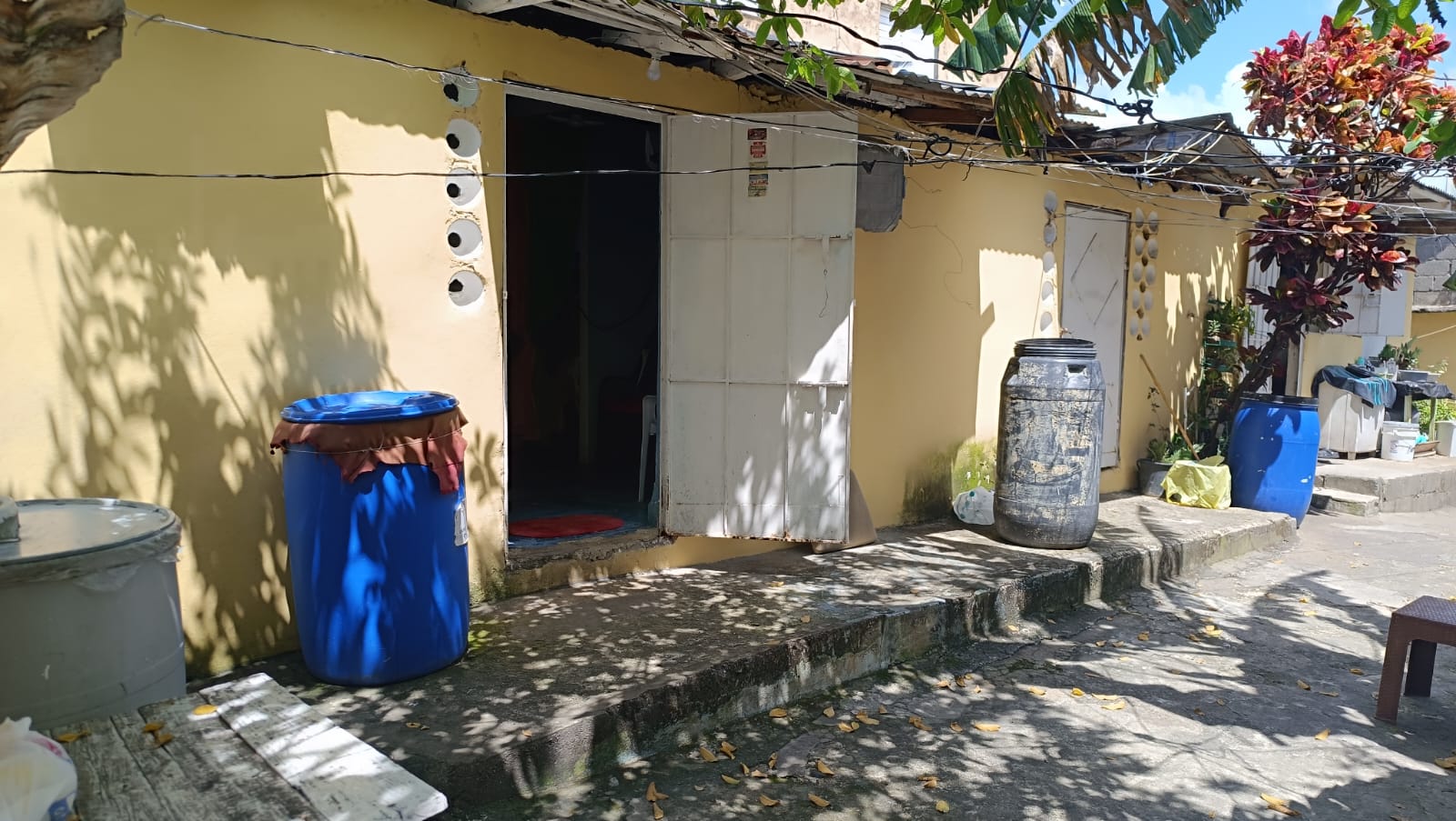 Se vende casas una normal media casa en la Segunda y demás parte atrás Foto 7310548-15.jpg