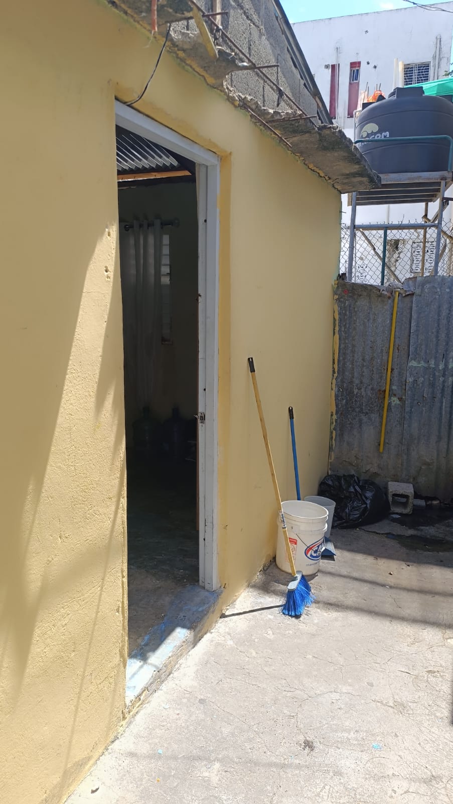 Se vende casas una normal media casa en la Segunda y demás parte atrás Foto 7310548-8.jpg